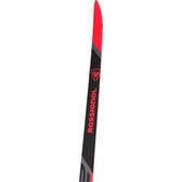 Nahaufnahme eines Rossignol X-IUM Skating Premium Skis, schwarz-rot, stehend.