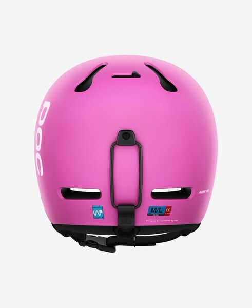 Rosa Auric Cut Skihelm von hinten, mit Belüftungslöchern, Größenetikett und Brillenclip.