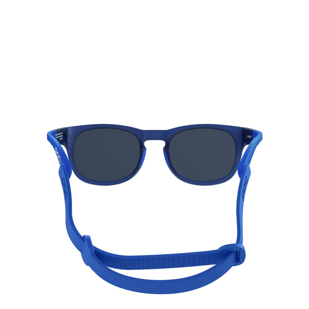 Blaue Pocito Evolve Sonnenbrille für Kinder, Frontansicht mit Brillenband.