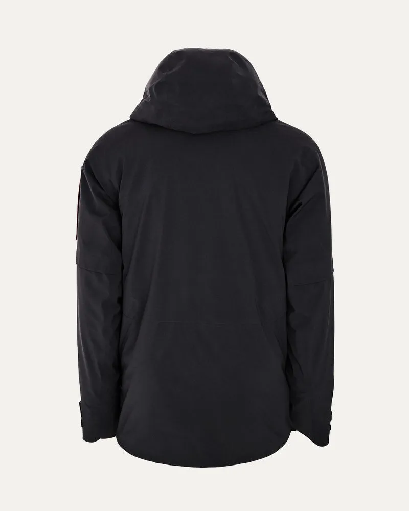 Rückansicht der schwarzen S-1 Gore Tex 2L Stretch Insulated Jacket mit Kapuze.