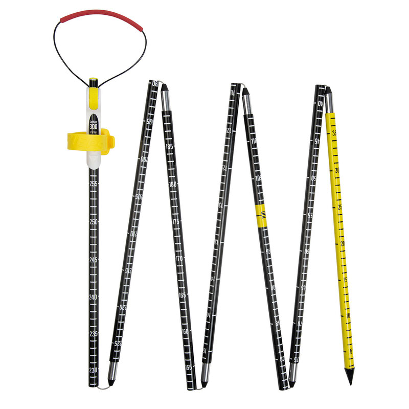 Zusammengelegte, schwarze Lawinensonde Pieps Carbon 300 Pro mit roter Handschlaufe und gelben Elementen.