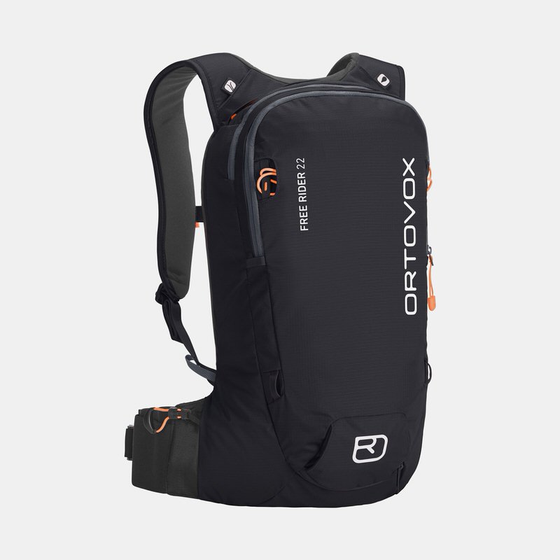 Schwarzer Ortovox Freerider 22 Rucksack, seitliche Ansicht, mit Trägern, Hüftgurt und Logo.