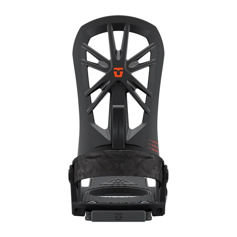 Fixation de splitboard noire Union Explorer FC vue de face. Le talon est en carbone.
