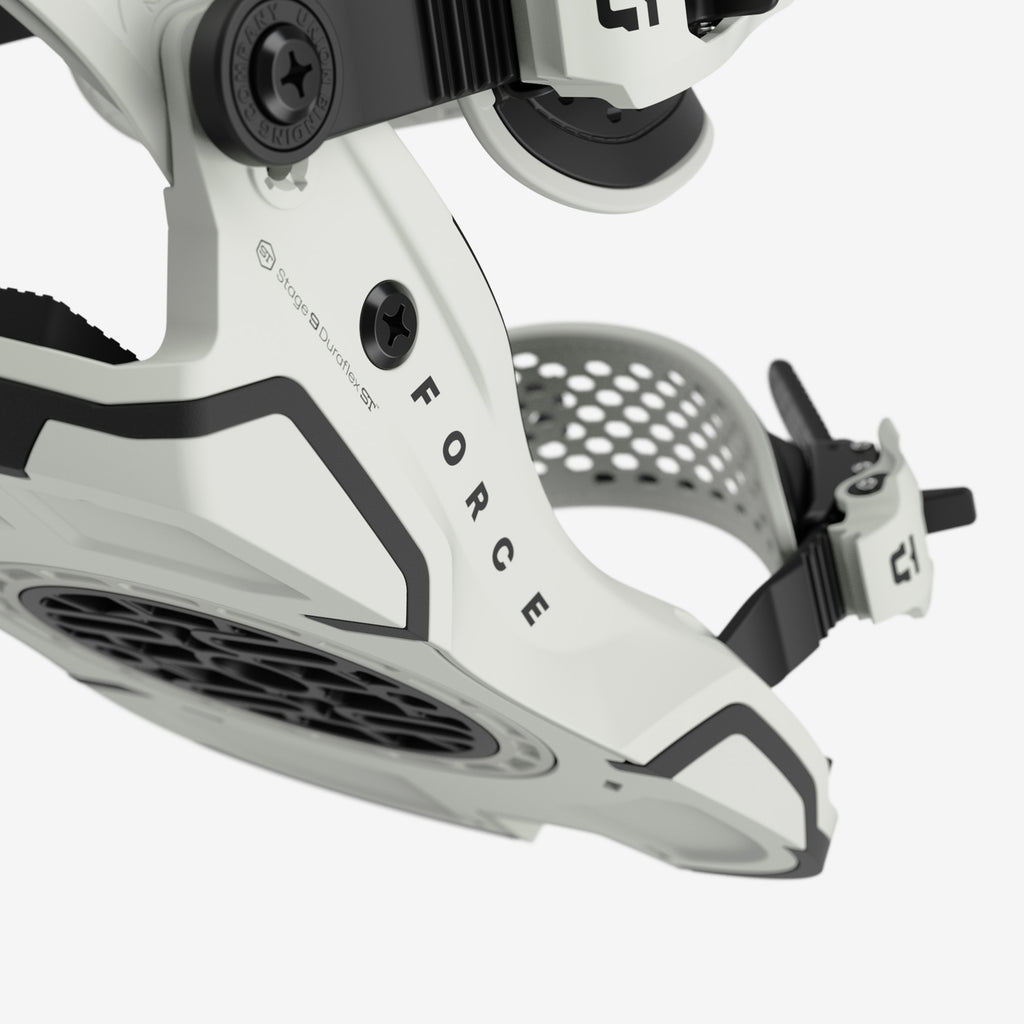 Union Force Snowboardbindung Detailansicht der Union Force Snowboardbindung in Sand, Fokus auf Baseplate und Highback.