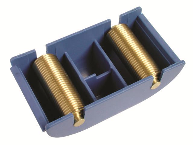 Blaues Cross Structure Nordic Tool mit zwei goldenen, gerippten Rollen.