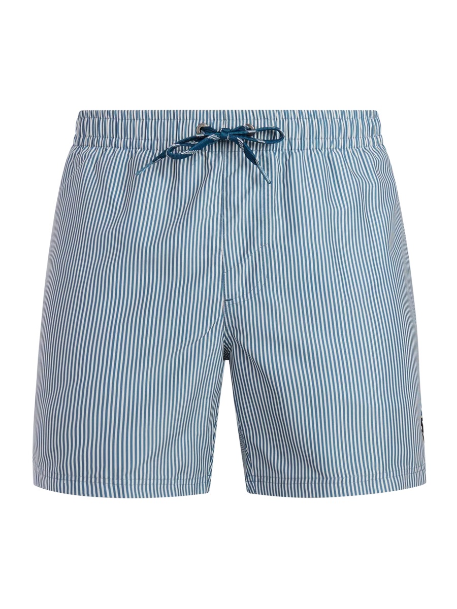 Badeshorts mit blau-weissen Streifen und dunkelblauer Kordel vor einem weissen Hintergrund.