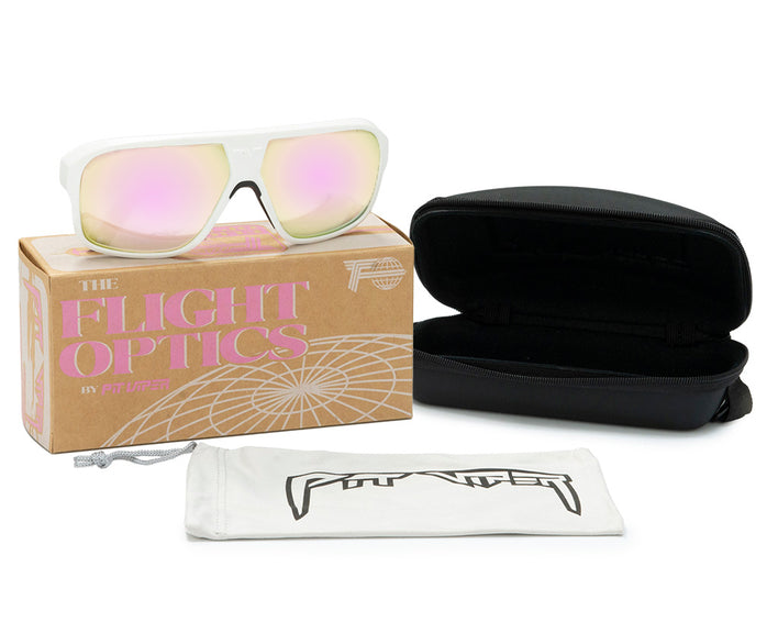 Weiße Sonnenbrille Set Weiße Flight Optics Sonnenbrille auf Verpackung, dazu Brillenetui und Putztuch.