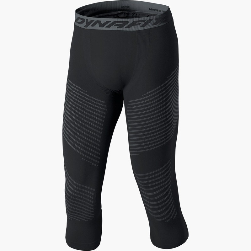 Schwarze Dynafit Speed Dryarn Herren Tights, 3/4 Länge, mit grauen Streifen und Dynafit Schriftzug am Bund.