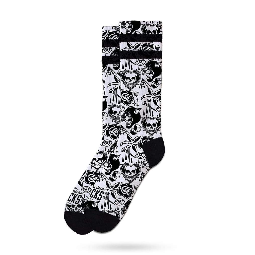 Skater Socken mit Muster Weiße Skater Socken mit schwarzem Bund, Ferse und Zehen. Muster mit Totenköpfen, Panthern, Augen und Rosen.