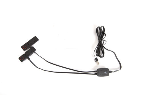 Schwarzes USB-Ladegerät mit zwei Anschlüssen für Lenz Heizsocken Akkus.