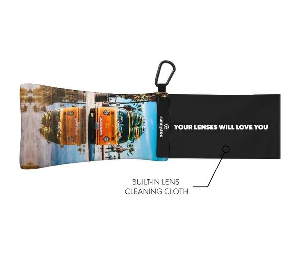 Happy Camper Sunnysoc: Brillenputztuch mit Karabiner, Motiv VW-Busse, Slogan: "Your lenses will love you".