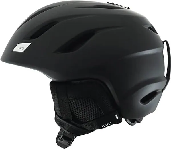 Casco da sci nero Giro Nine Plus, vista laterale con padiglioni auricolari e logo Giro. Aperture di ventilazione visibili sulla parte superiore.