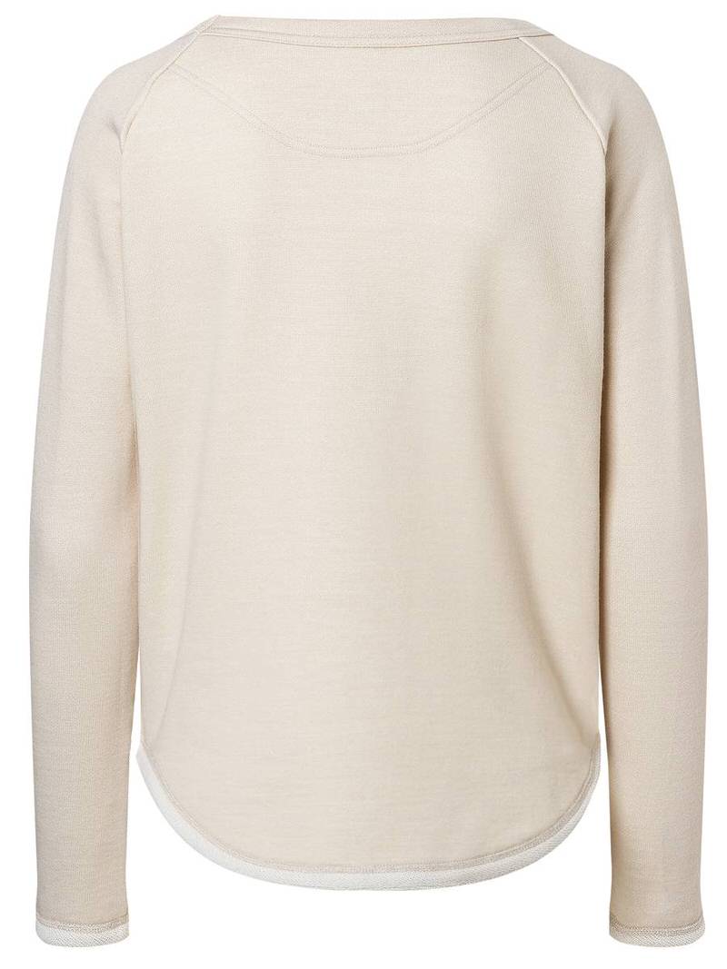 Rückansicht des Super.Natural W Knit Crew in Fresh White mit Rundhalsausschnitt und abgerundetem Saum.