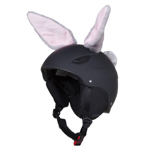 Schwarzer Skihelm mit grauen, plüschigen Hoxyheads Rabbit Ears mit rosa Innenseite.