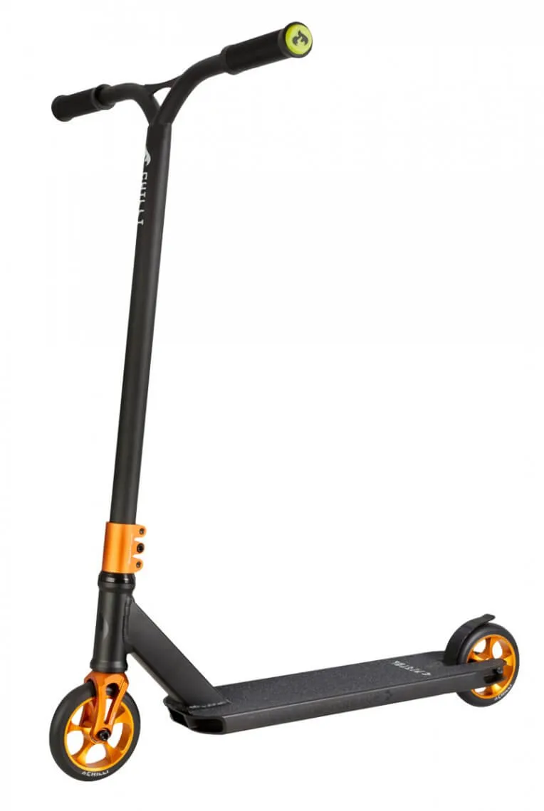 A black Chilli Pro Scooter Reaper Reloaded with golden accents stands in front of a white background.