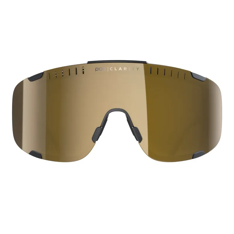 Vista frontale degli occhiali da sole POC Devour Uranium Black/Gold BSM con lente Clarity color oro.