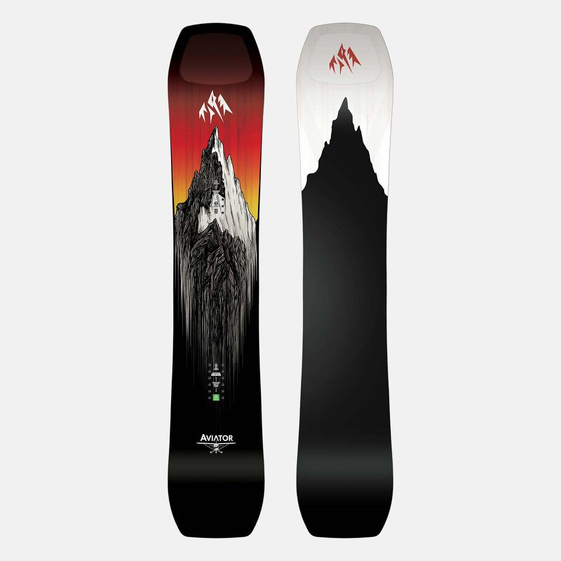 Jones Aviator 2.0 Snowboard: Vorder- und Rückseite mit Bergmotiv, rot-orangefarbener Himmel und schwarzer Silhouette.