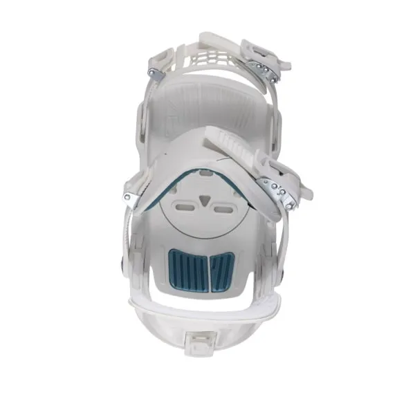 Eine Nidecker Muon-W White Snowboardbindung von vorne. Die Base ist weiß mit blauen Akzenten.
