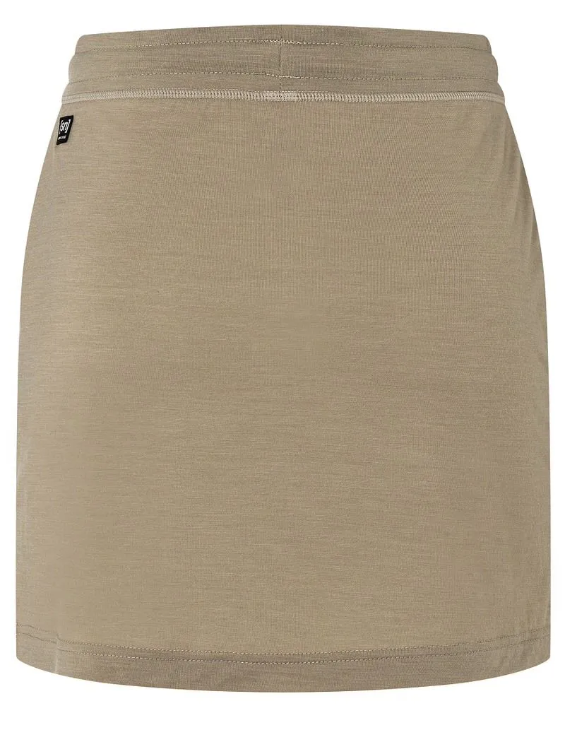 A green Everyday Skirt from Super.Natural, single-colored, with elastic waistband.
