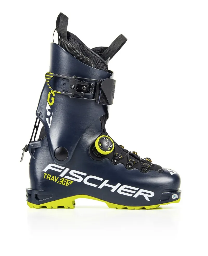 Dunkelblauer Fischer Travers GR Skitourenschuh mit gelben Akzenten, seitliche Ansicht.
