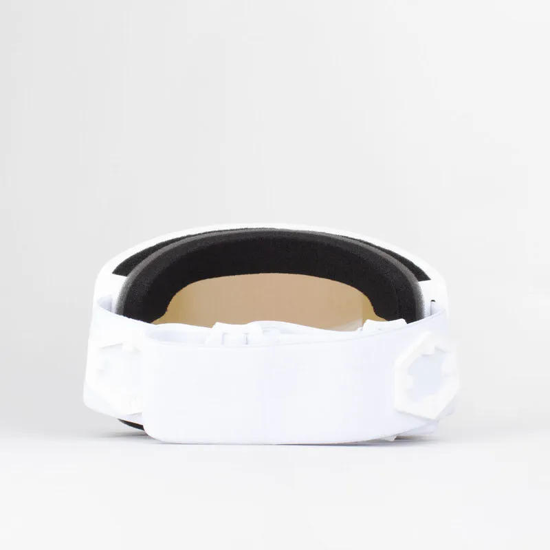 Occhiali da sci Electra bianchi con schiuma nera, cinturino elastico e lente cilindrica, adatti per essere indossati sopra gli occhiali.