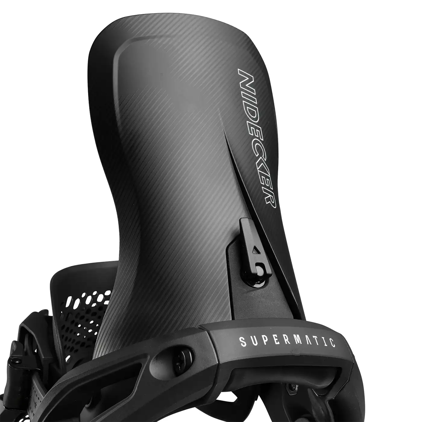 Nidecker Supermatic Detail Detailansicht einer schwarzen Nidecker Supermatic Snowboardbindung vor einem weißen Hintergrund.
