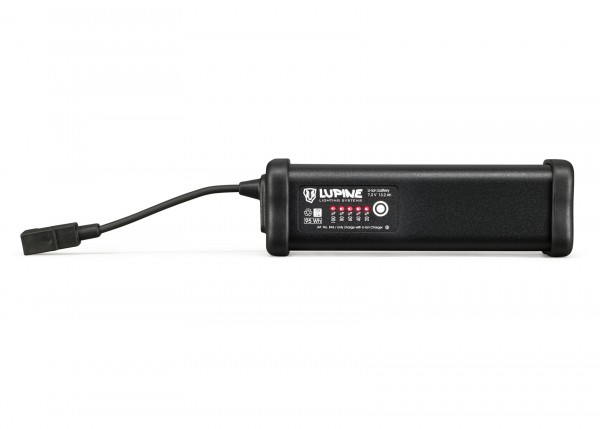 Schwarzer SmartCore Akku der Wilma R 14 Lampe mit Kabel und Füllstandsanzeige.