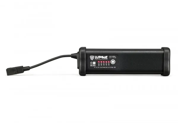 Schwarzer SmartCore Akku der Wilma R 14 Lampe mit Kabel und Füllstandsanzeige.