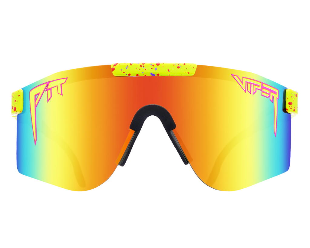 Frontansicht der polarisierten Sonnenbrille 'The 1993' mit gelbem Rahmen und farbigen Spritzern, sowie rot-orange getönten Gläsern.