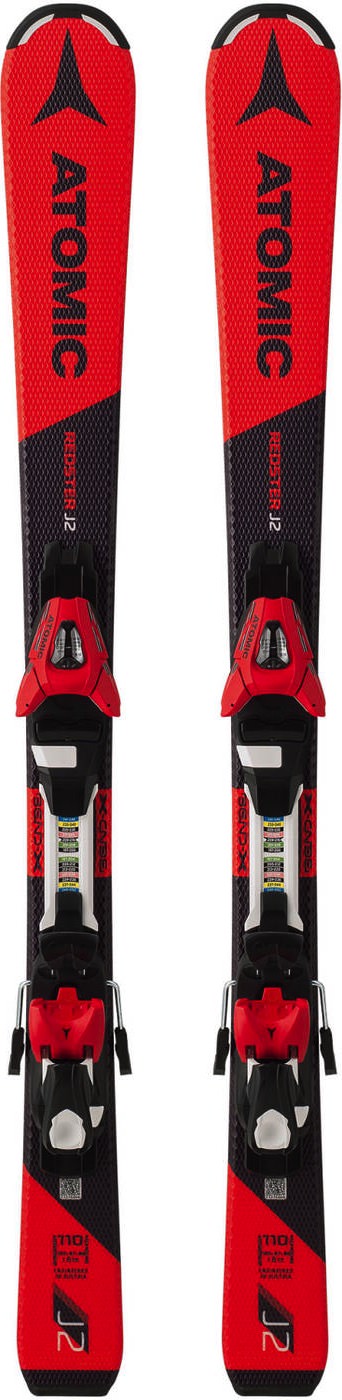 Frontale Ansicht von zwei Atomic Redster J2 Ski mit roter C5 ET Bindung auf weißem Hintergrund.