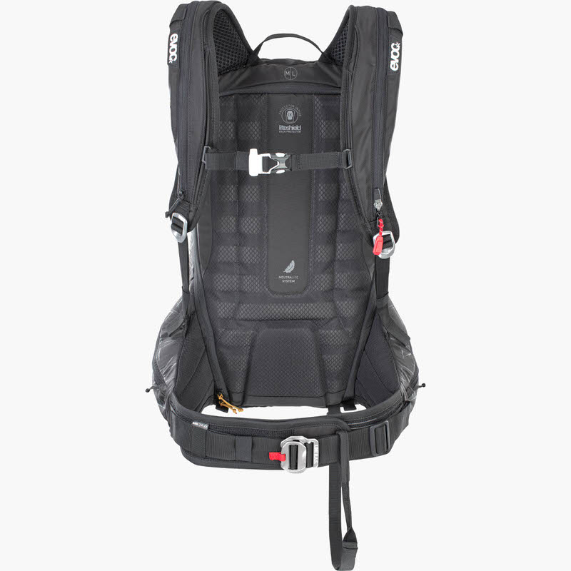 Schwarzer Evoc Line R.A.S. Protector 22L Rucksack von hinten, mit Rückenprotektor, Gurten und Trägern.
