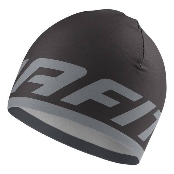Schwarze Dynafit Performance Mütze mit grauem Dynafit-Logo.