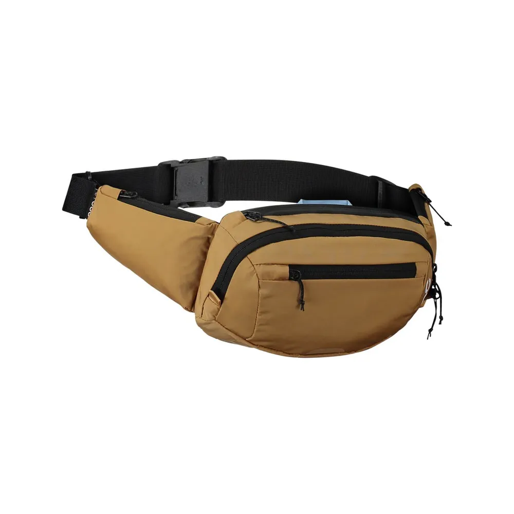Sac de hanche POC Lamina marron avec sangle noire et fermetures éclair.