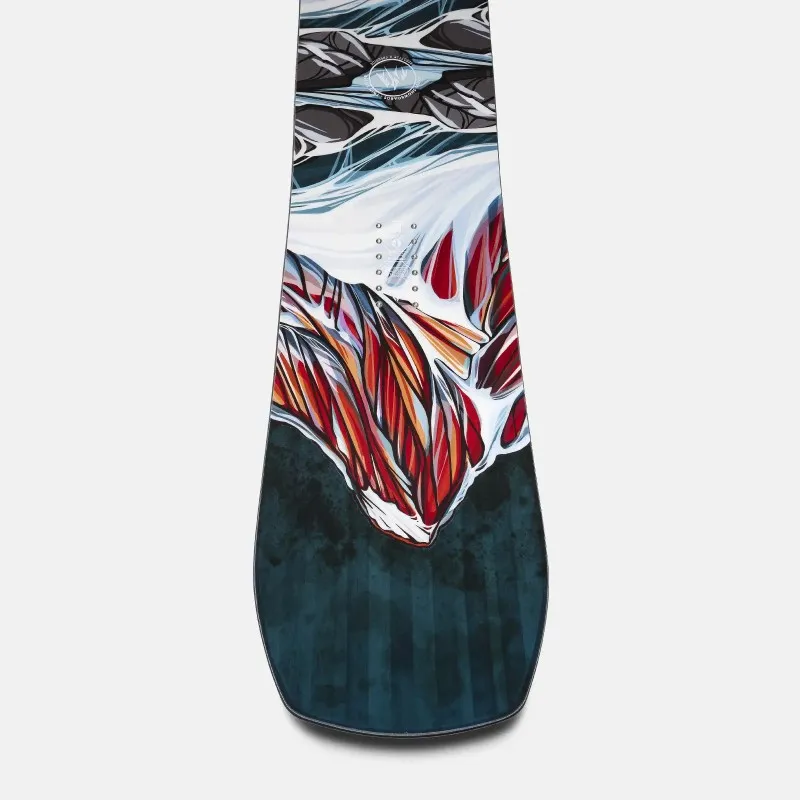 Snowboard Twin Sister: Farbige Grafik mit abstrakten Motiven auf weiß-blauem Hintergrund.