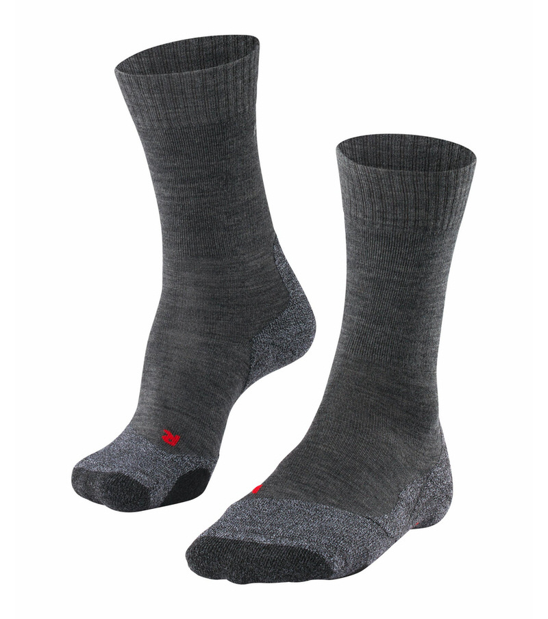Graue TK2 Damen Trekking Socken, mittellang, mit rotem Logo Detail.