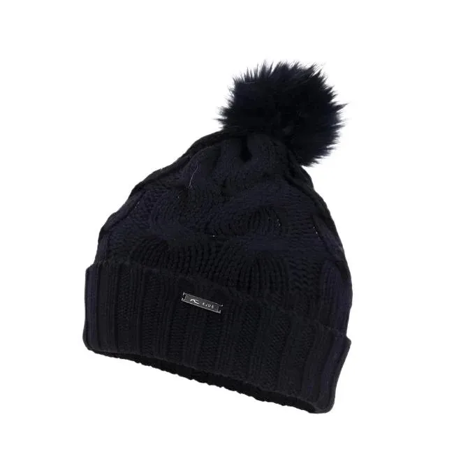 Bonnet tricoté noir avec un grand pompon foncé et un petit emblème rectangulaire de la marque sur le bord inférieur.