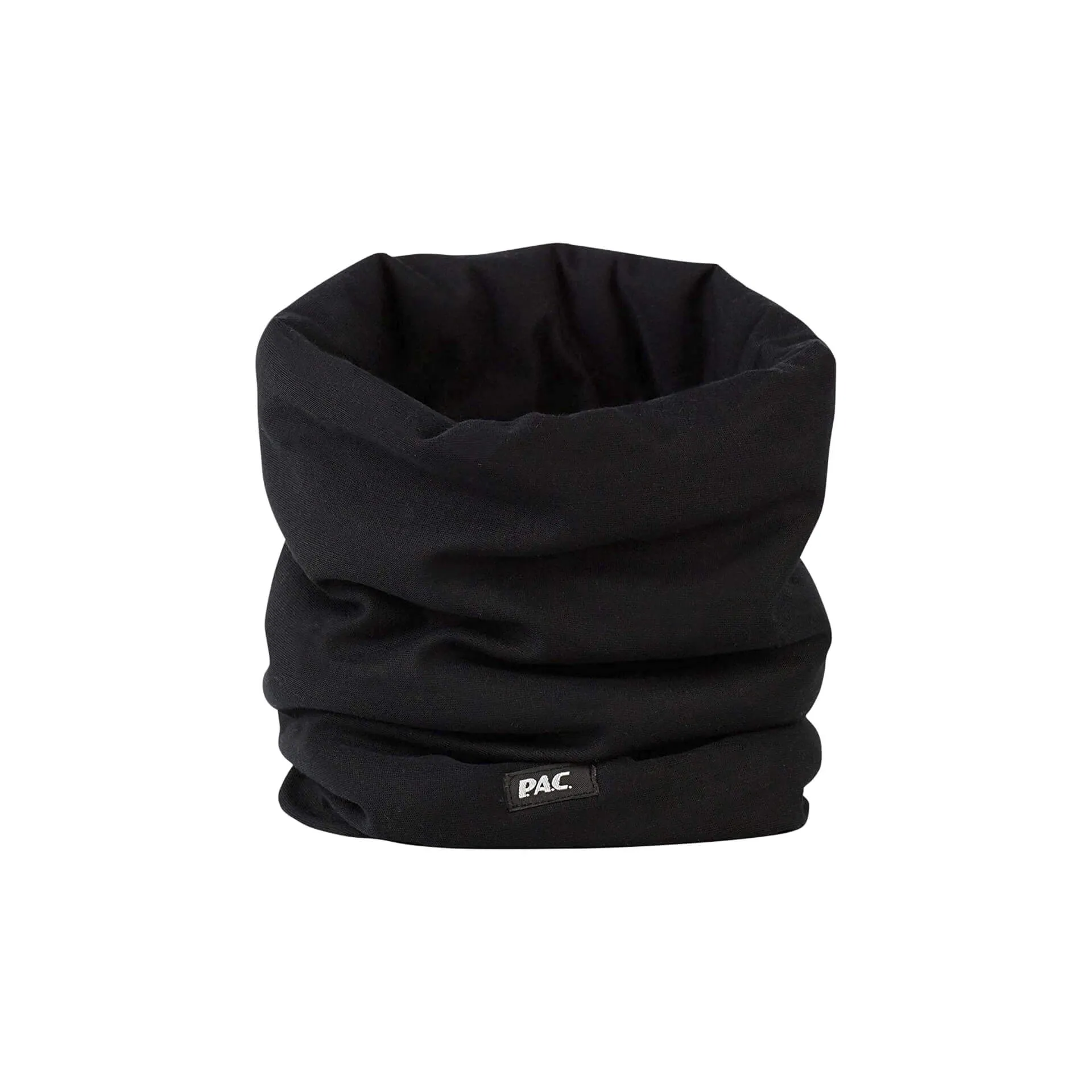 Un snood Primaloft noir froncé de PAC avec une étiquette logo, isolé sur un fond blanc.