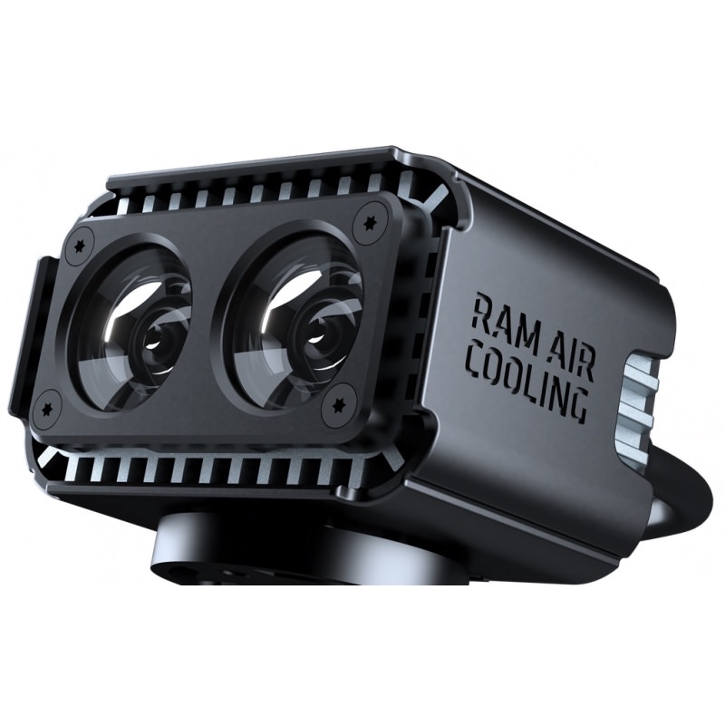 Suprabeam B6r Fahrradlampe Nahaufnahme der Suprabeam B6r Fahrradlampe mit 4200 Lumen und RAM Air Cooling System. Zwei Linsen sind sichtbar.