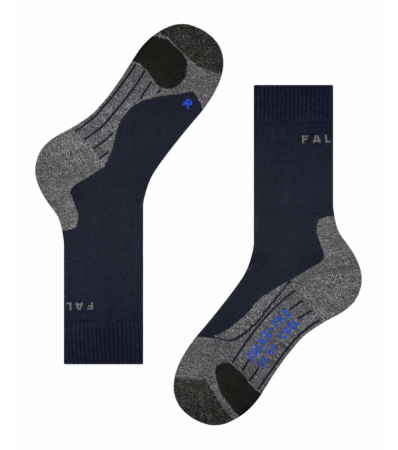 Zwei marinefarbene Trekking Socken, mittelhoch, mit grauen und schwarzen Details.