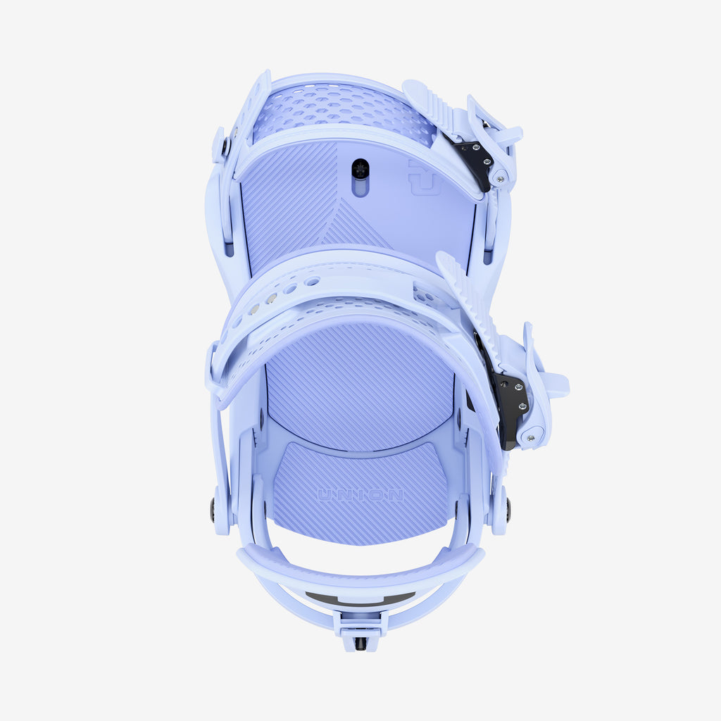 Fixation de snowboard bleu clair Une fixation de snowboard bleu clair avec des sangles et des boucles sur un fond blanc.