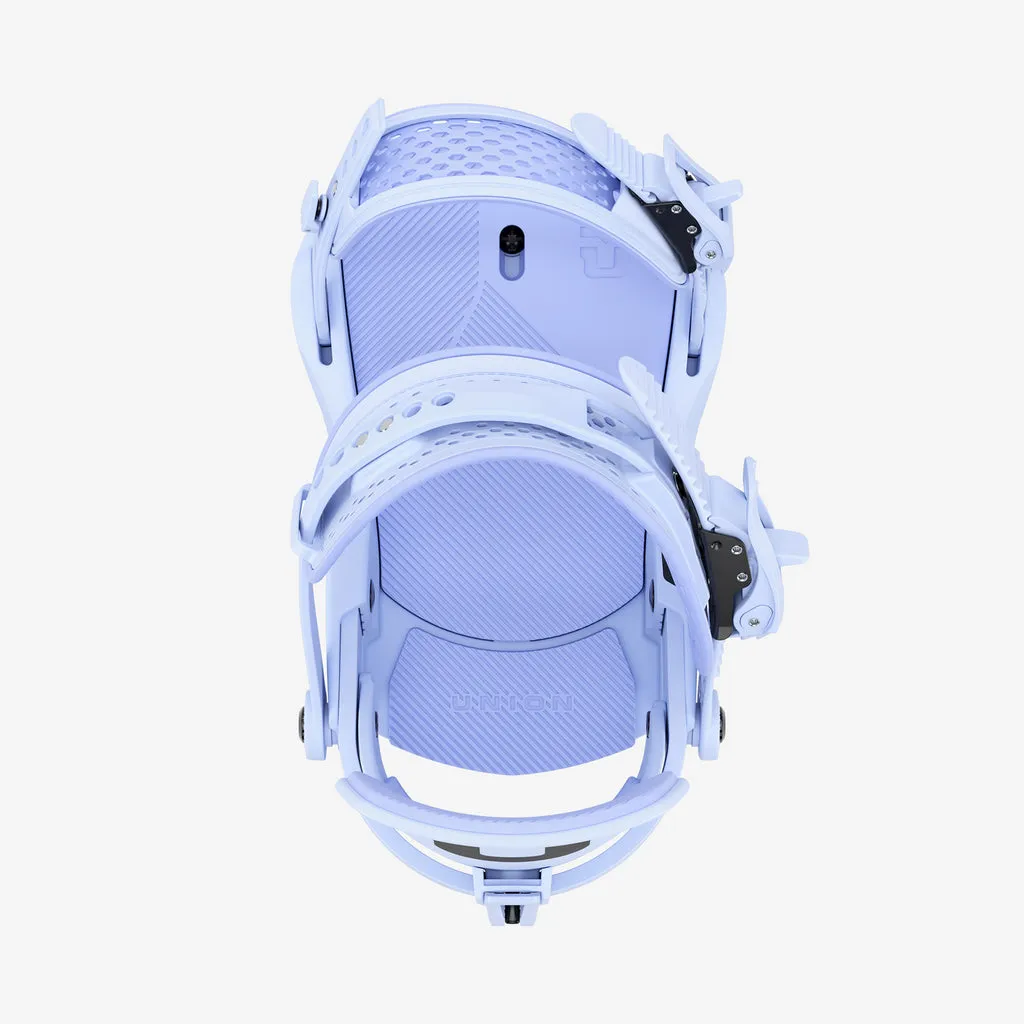 Eine hellblaue Snowboardbindung mit Riemen und Schnallen auf einem weißen Hintergrund.