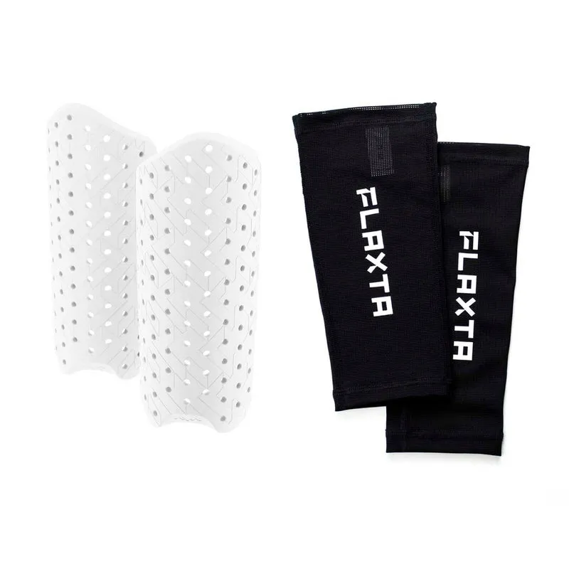 Parastinchi Aircon bianchi e ventilati e calzini neri con scritta Flaxta.