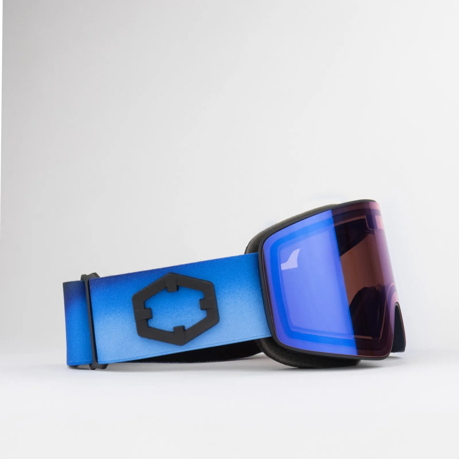 Skibrille Outof Electra 2 Blur Irid Blue von der Seite, blaues Band, verspiegelte Linse.