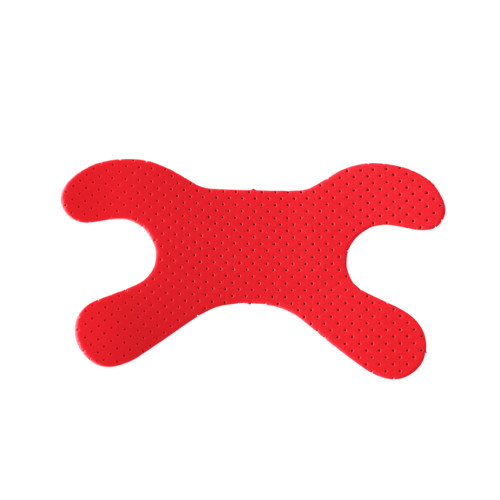 Roter, querformatiger Knochenförmiger Gegenstand mit kleinen Löchern auf weißem Hintergrund.
