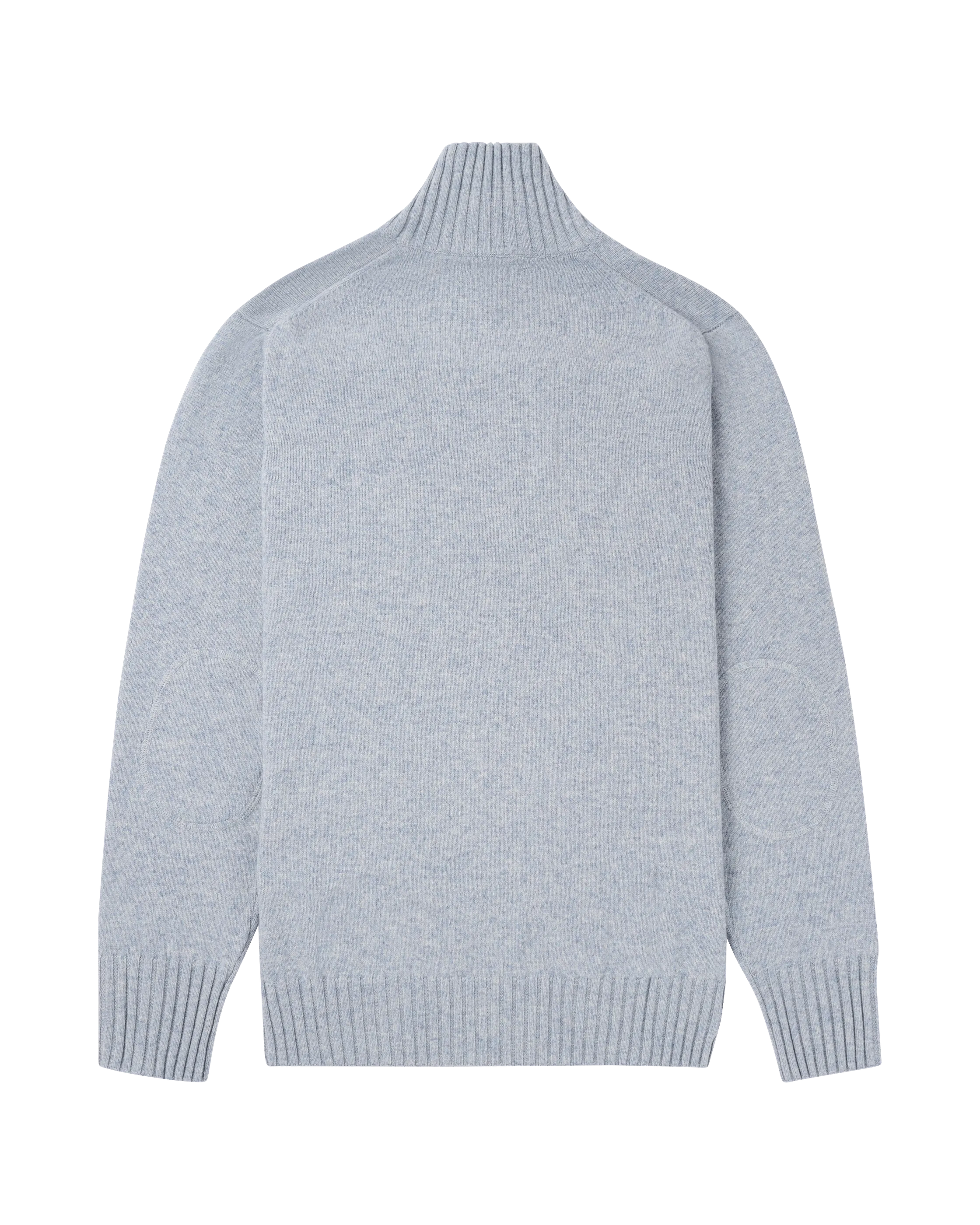 Pull en maille bleu clair clair avec col montant, poignets et manches côtelés, isolé sur du blanc.