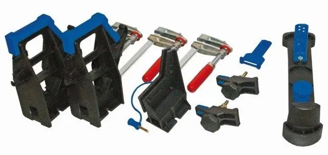 Workshop accessories: 2 folding sawhorses, 3 screw clamps, blue wedge, 2 clamp holders, black base with blue lever.