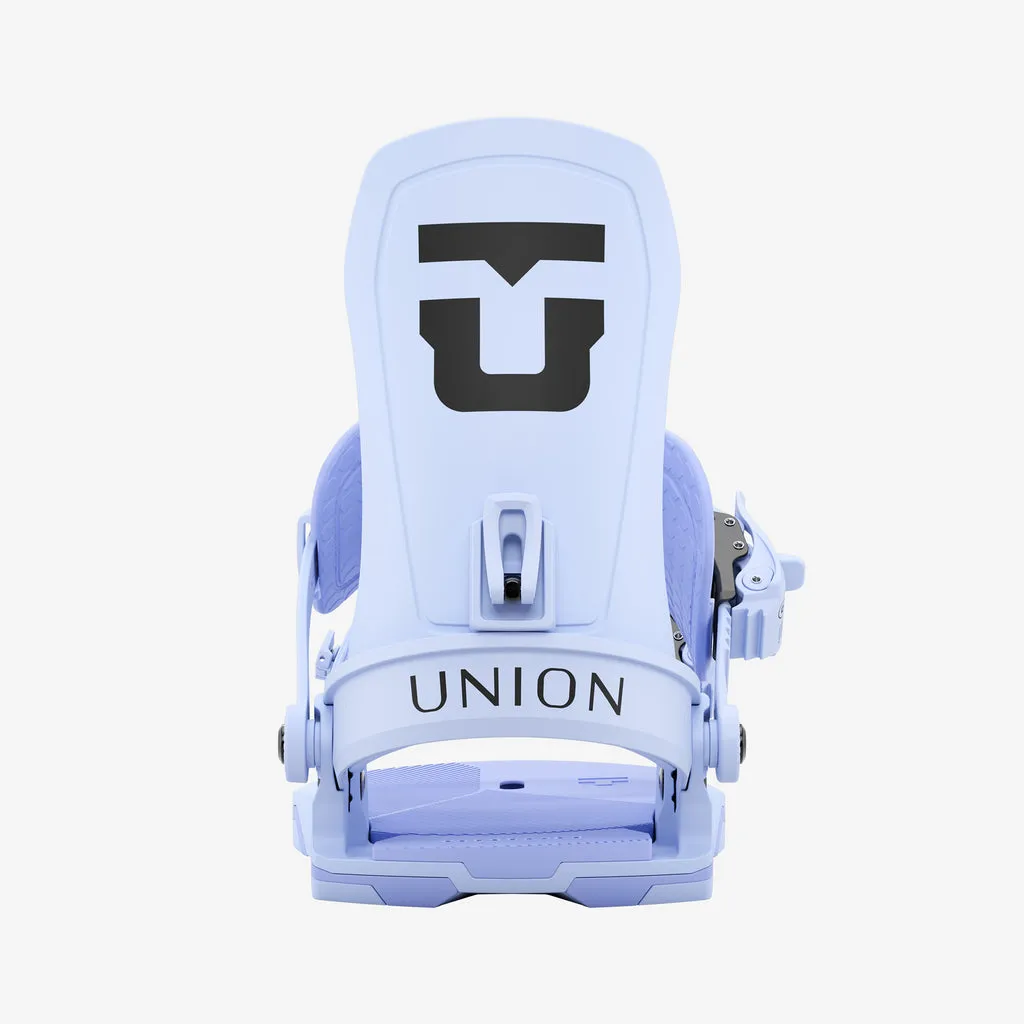 Eine hellblaue Snowboardbindung von Union, frontal abgebildet, mit schwarzem Union-Logo auf dem hohen Rücken.