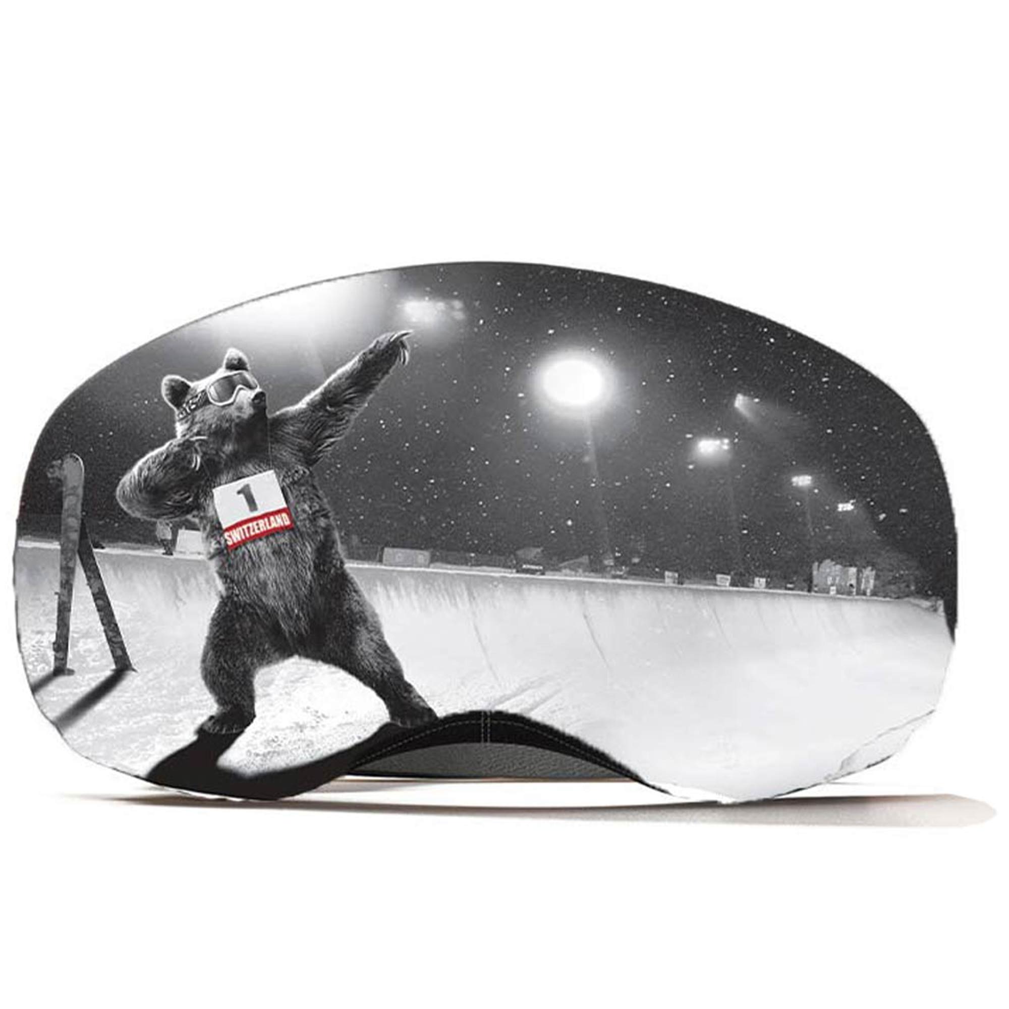 Skibrille mit Bärenmotiv Skibrille mit Swiss Bear Motiv: Bär mit Skibrille und Schweiz-Trikot auf Schnee.