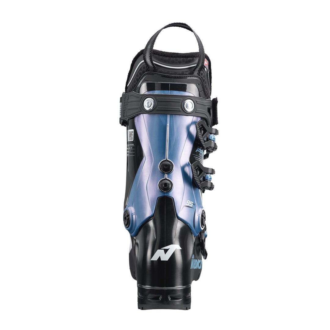 Nordica Promachine 95 W Rückansicht des Nordica Promachine 95 W GW Skischuhs in Schwarz und Blau mit Schnallen und "N" Logo.