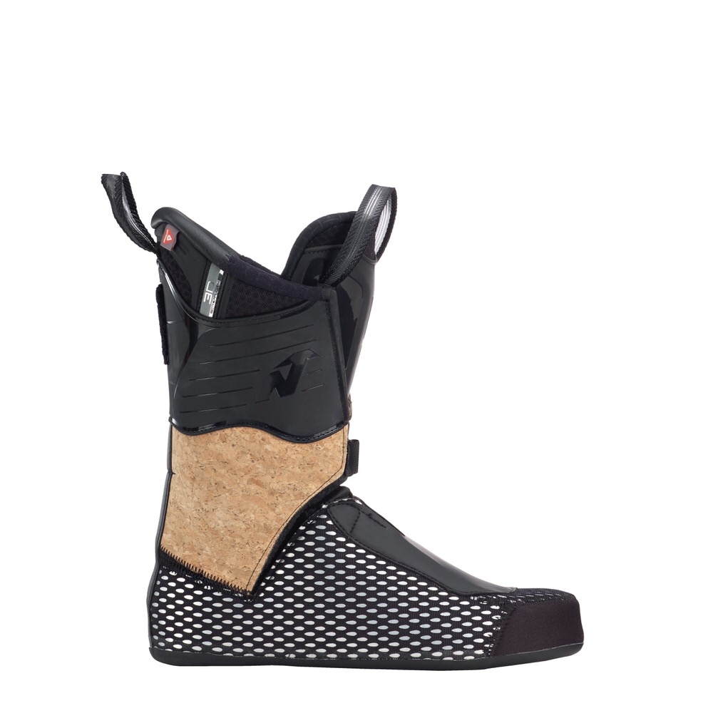 Innenschuh des Nordica HF 110 Skischuhs in Schwarz, Anthrazit und Rot, Korkelement sichtbar.